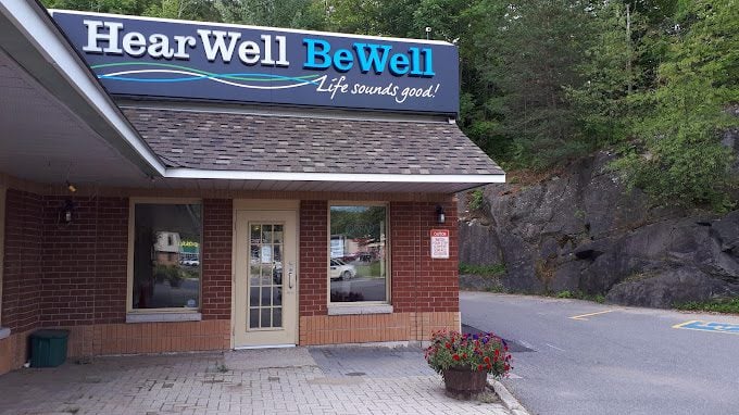 Front of Hear Well Be Well hearing clinic in Huntsville, Ontario
