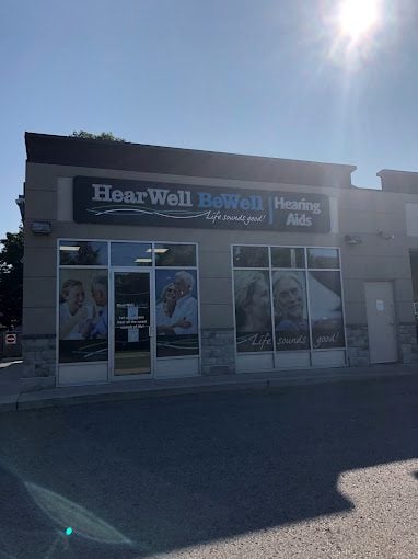 Front of Hear Well Be Well hearing clinic in Midland, Ontario